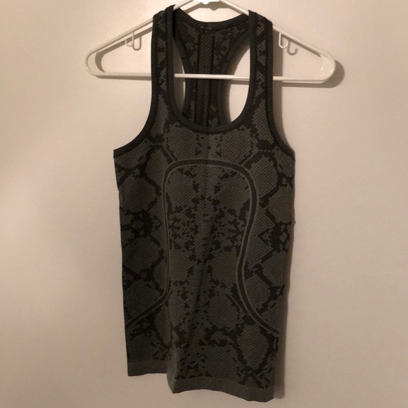 lululemon athletica Tops - Lululemon swiftly tank